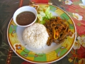 A traditional Panamanian meal of rice and ropa vieja.