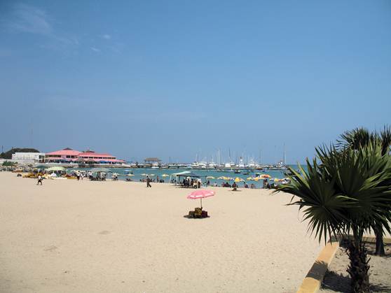 ecuador-salinas-white-sand-beaches