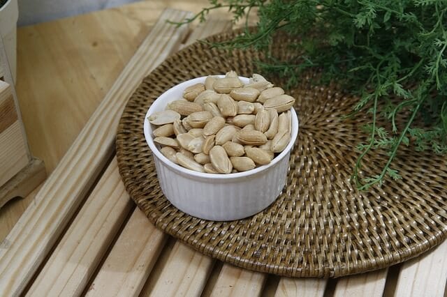 seasoned-peanuts-388790_640-2