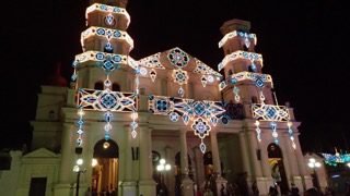 You can find buildings in Medellin decorated with Christmas lights that would even make the North Pole envious.