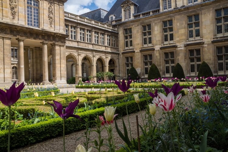 The Beautiful gardens of Musee Carnavalet, the museum of the history of Paris.