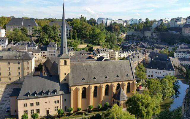 Luxembourg church amongst houses