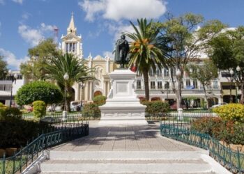 loja ecuador square. Buying cheap real estate overseas
