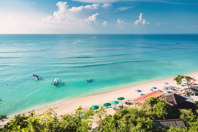 Best places to retire in Indonesia. Image of beach with clear blue sea