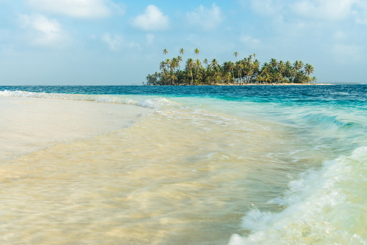 Paradise islands with white sands and clear waters in San Blas, Panama