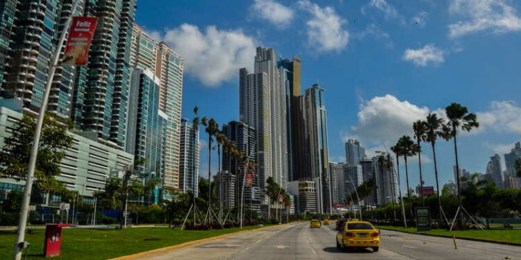 taxi in panama. life in panama living