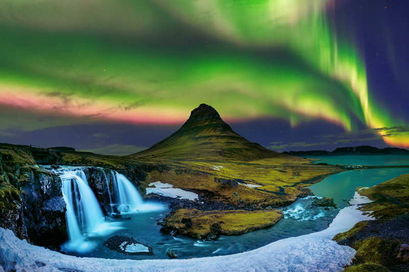 kirkjufell iceland under northern lights