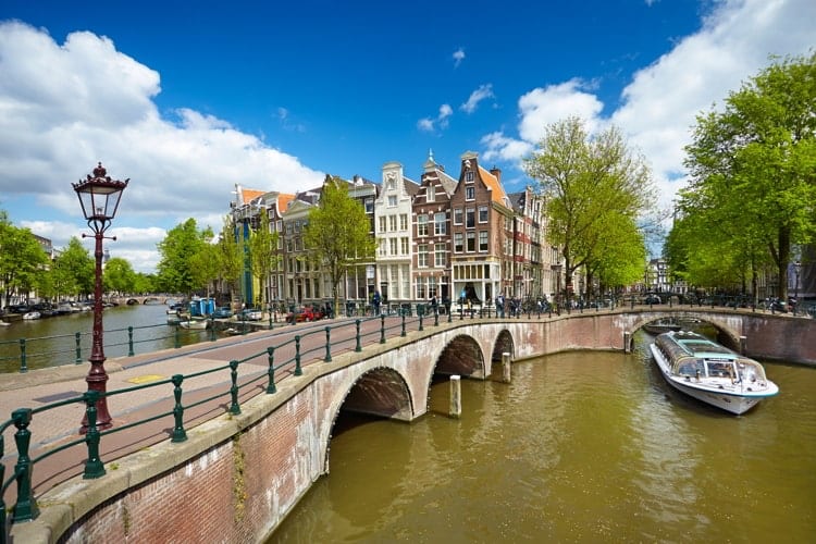 Landschap vasthoudend Mysterie Life In Amsterdam: A Laid-Back Lifestyle You'll Fall In Love With