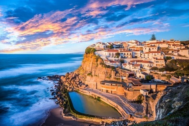 singles moving to portugal