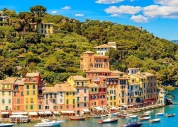 Panoramiv view of Portofino, is an Italian fishing village, Genoa province, Italy.