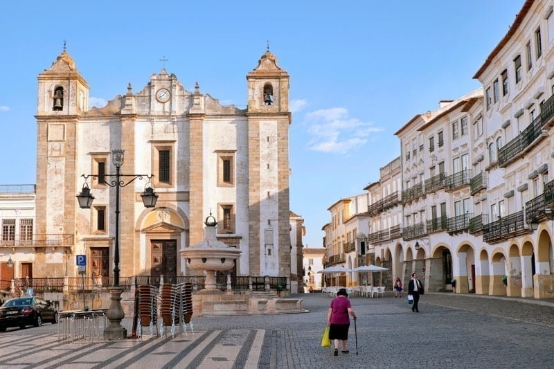 Giraldo Square early in the morning, Evora, Alentejo, Portugal