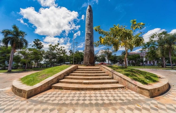 Obelisk in front of the Pink Cabildo, National Congress Museum in Asuncion, Paraguay. Gun Laws