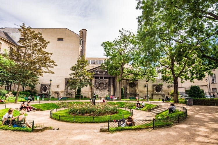 Square Georges-Cain is a small park in the Marais district of Paris, France