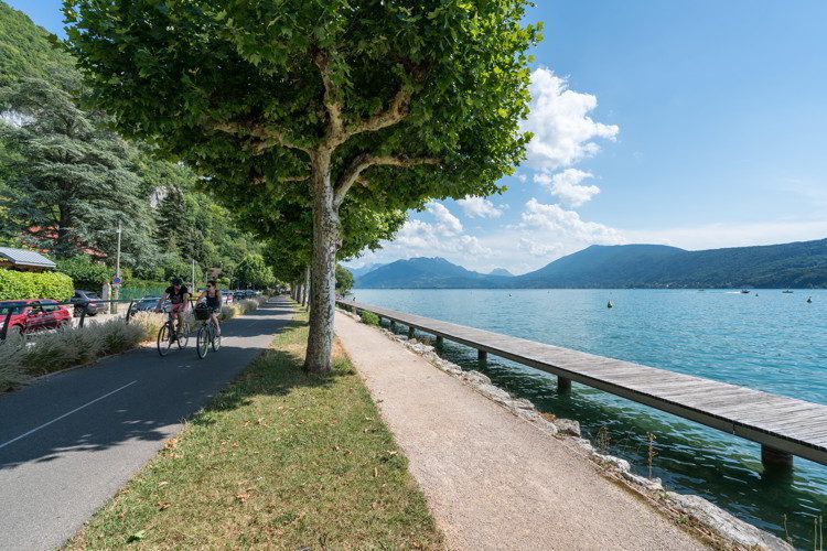 A park next to a lake in Annecy, France
