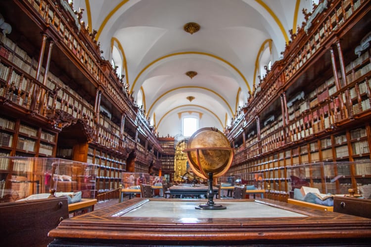 Palafoxiana library in Puebla, Mexico