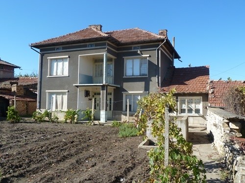 3-Bed, 1-Bath House In Veliko Turnovo, Bulgaria