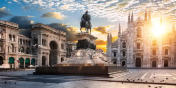 Duomo at sunrise, Milan, Italy
