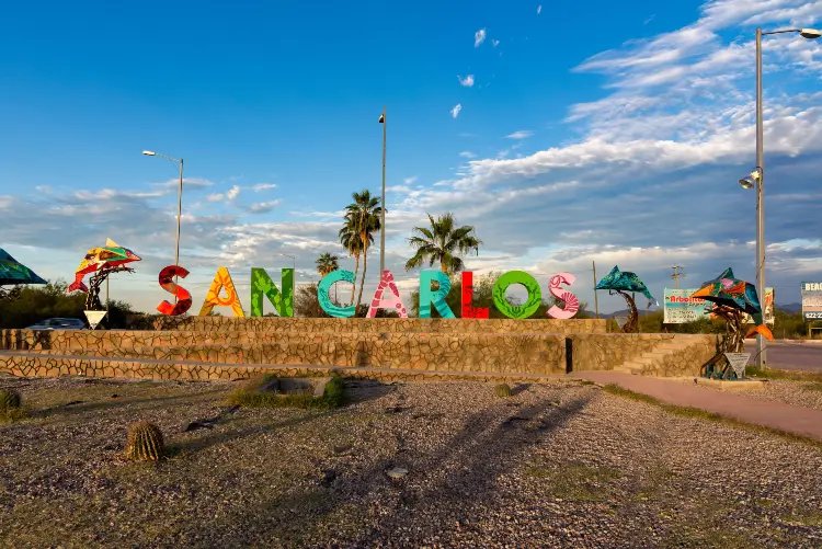 rightly colored block letters for spelling out San Carlos welcomes visitors to San Carlos, Sonora, Mexico