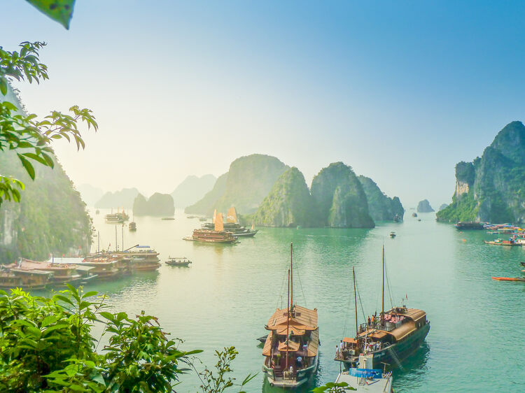 Sunrise near Rock Island, Halong Bay, Vietnam.