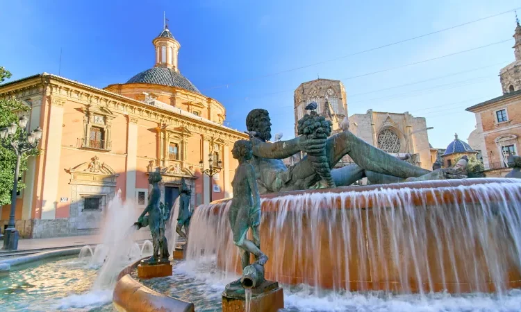 live in Valencia Spain as an expat