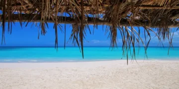 Fayaoue beach on the coast of Ouvea lagoon, Mouli and Ouvea Islands, Loyalty Islands, New Caledonia