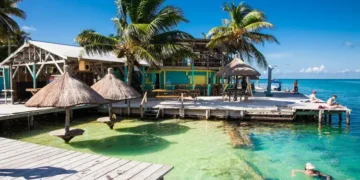 Beautiful caribbean sight with turquoise water in Caye Caulker, Belize Rental property