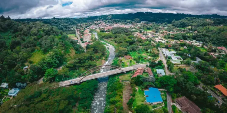 Bridge crossing the Caldera River