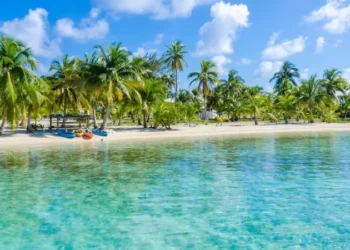 Belize Cayes - Small tropical island at Barrier Reef with paradise beach - known for diving, snorkeling and relaxing vacations
