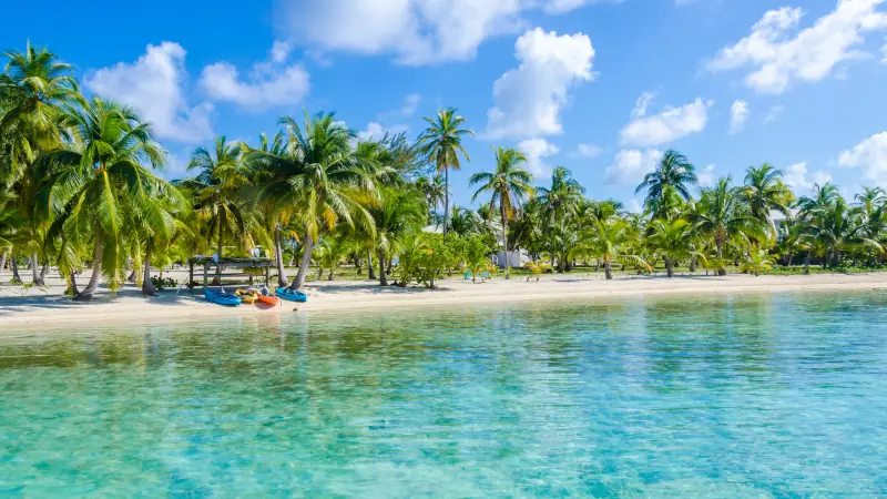 Belize Cayes - Small tropical island at Barrier Reef with paradise beach - known for diving, snorkeling and relaxing vacations - Caribbean Sea, Belize, Central America