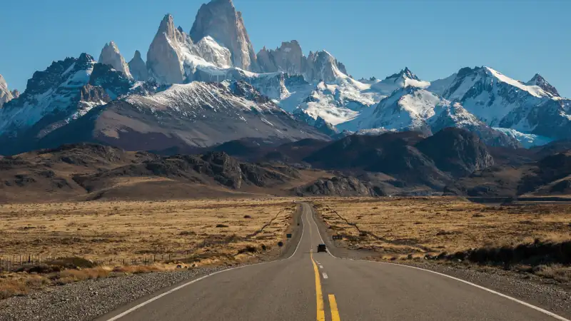 Road to El Chalten, Fitz Roy in background