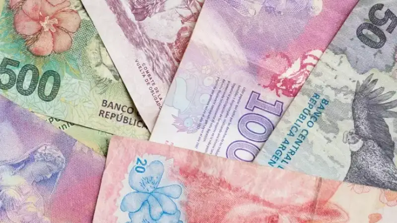 Close-up of Argentine banknotes. banking in argentina