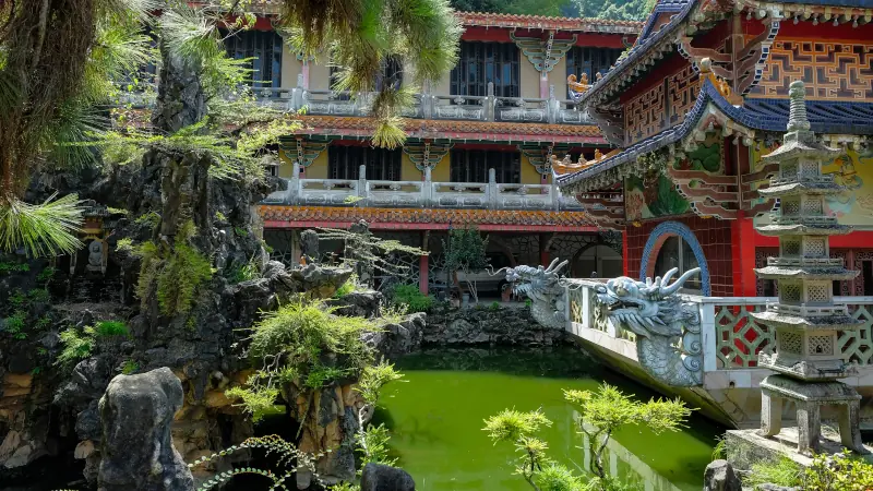 Views of the Sam Poh Tong Temple, built within a limestone cave Ipoh, Malaysia