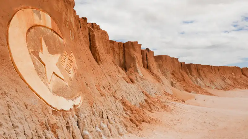 Canoa quebrada carving sign