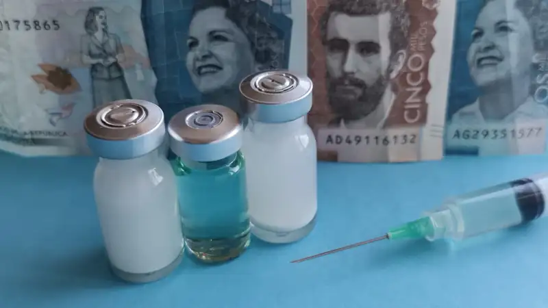 investment in health care and vaccination in Colombia