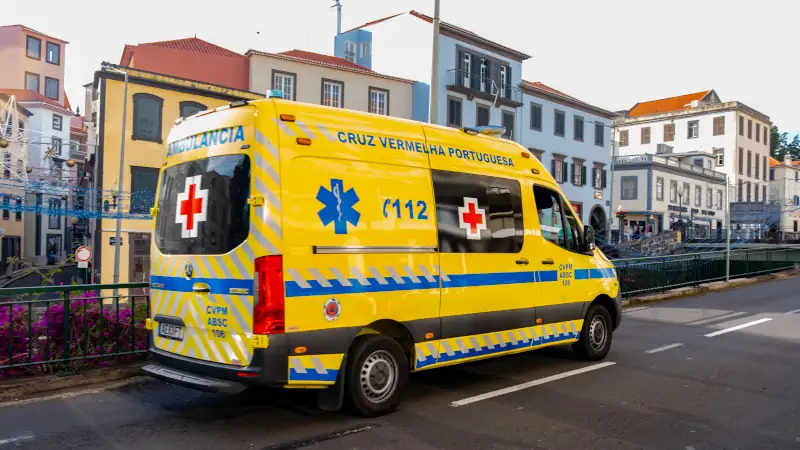 Yellow Ambulance with Ambulancia 112 markings