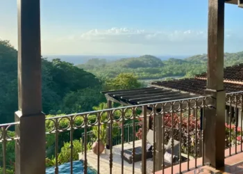 Los islotes view