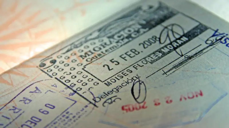 Official document representing a Guatemalan tourist or residency visa