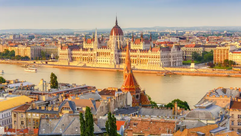 Budapest city skyline at Hungalian Parliament and Danube River, Budapest, Hungary