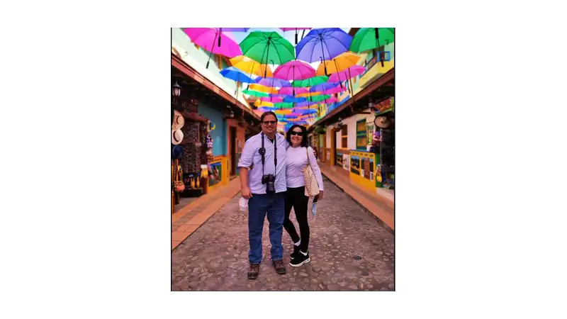 Cris and Reneé in Medellín…