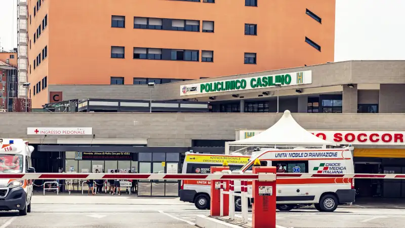 Entrance of a general hospital in Rome, representing healthcare facilities