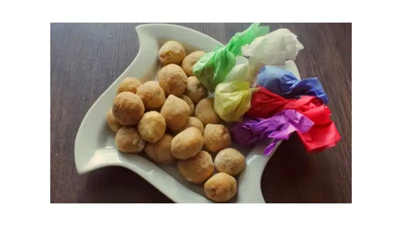 A Panamanian candy classic, huevitos de leche