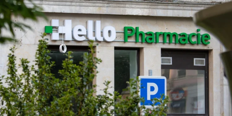 moving to France with a pre-existing condition