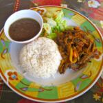 A traditional Panamanian meal of rice and ropa vieja.