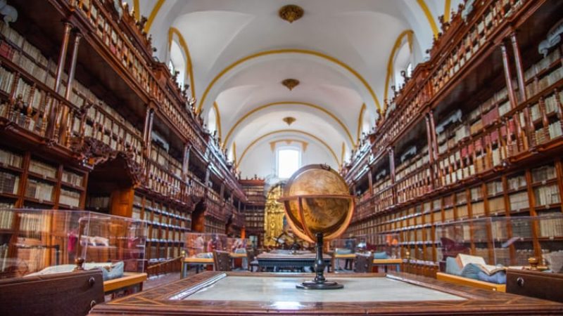 Palafoxiana library in Puebla Mexico