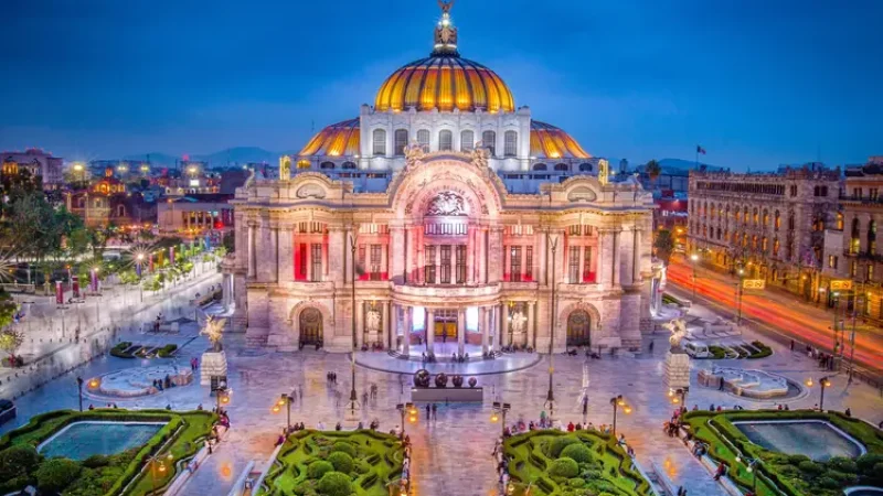 The Fine Arts Palace aka Palacio de Bellas Artes, Mexico City. climate in mexico